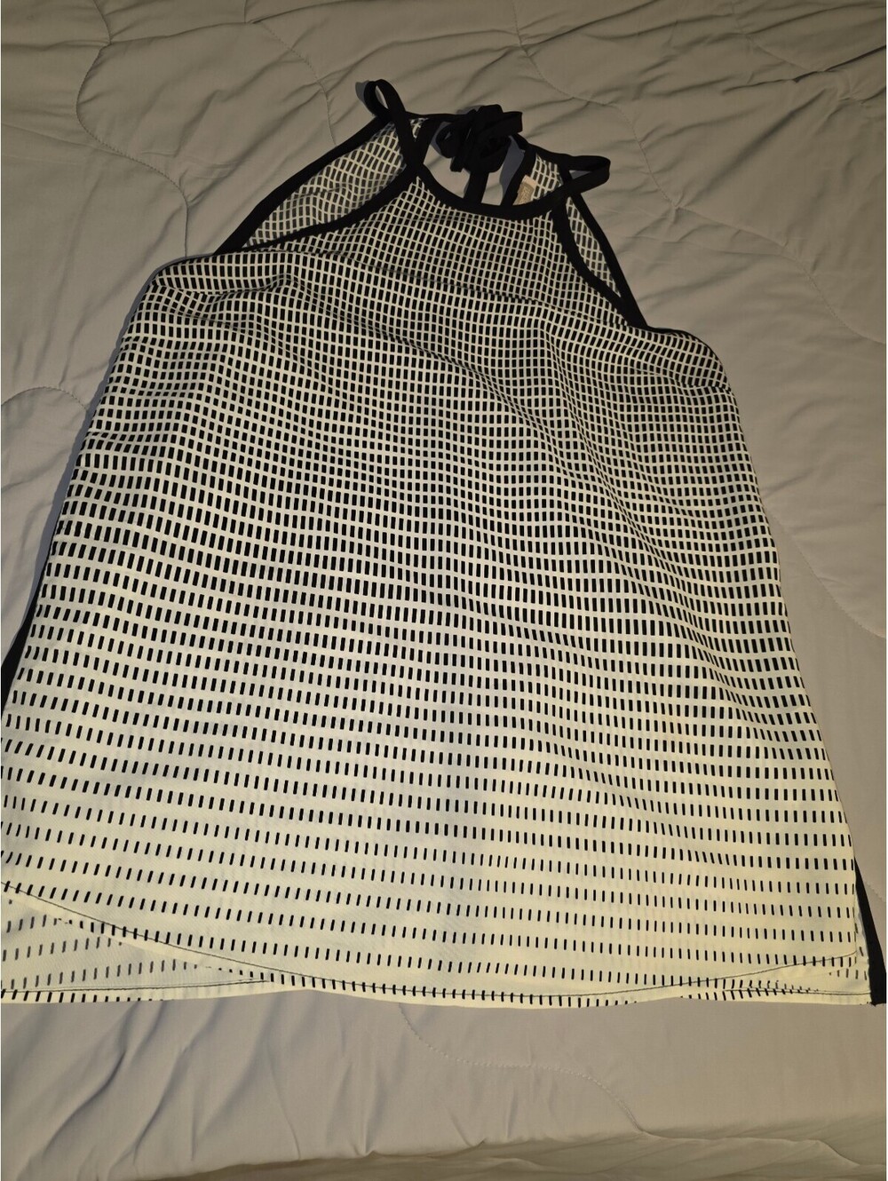 Forever 21 Contemporary Top, Black & White Geometric Size XS